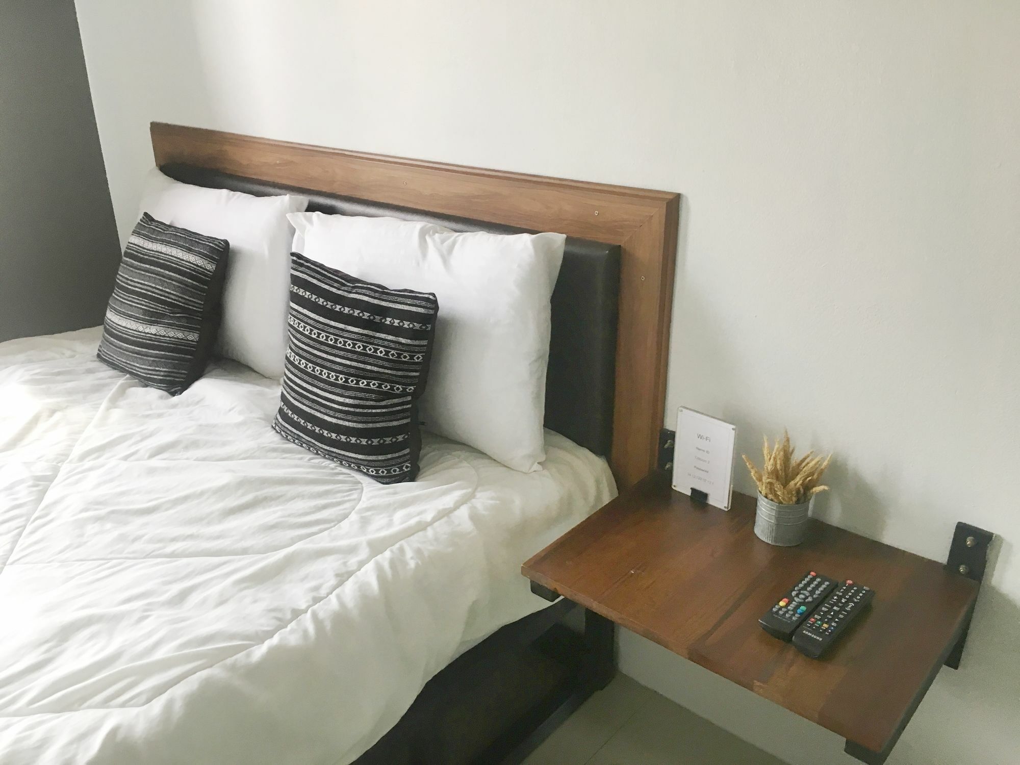 The Room Apartment 素叻他尼 外观 照片