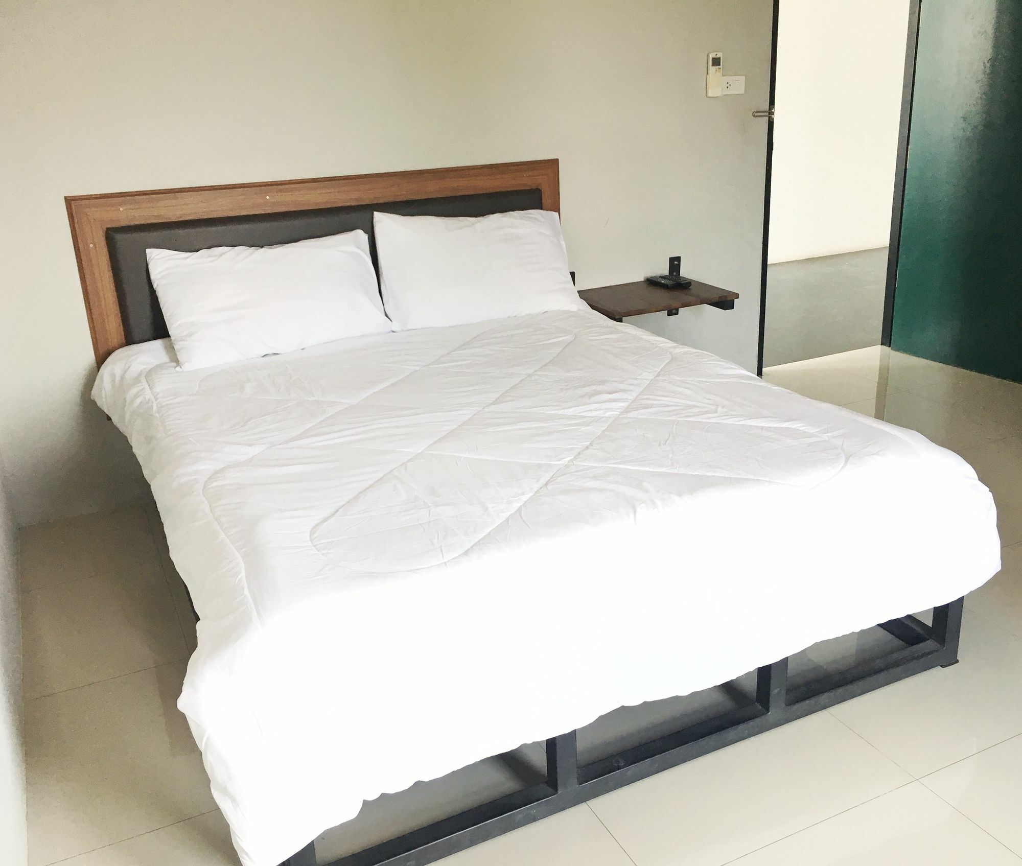 The Room Apartment 素叻他尼 外观 照片