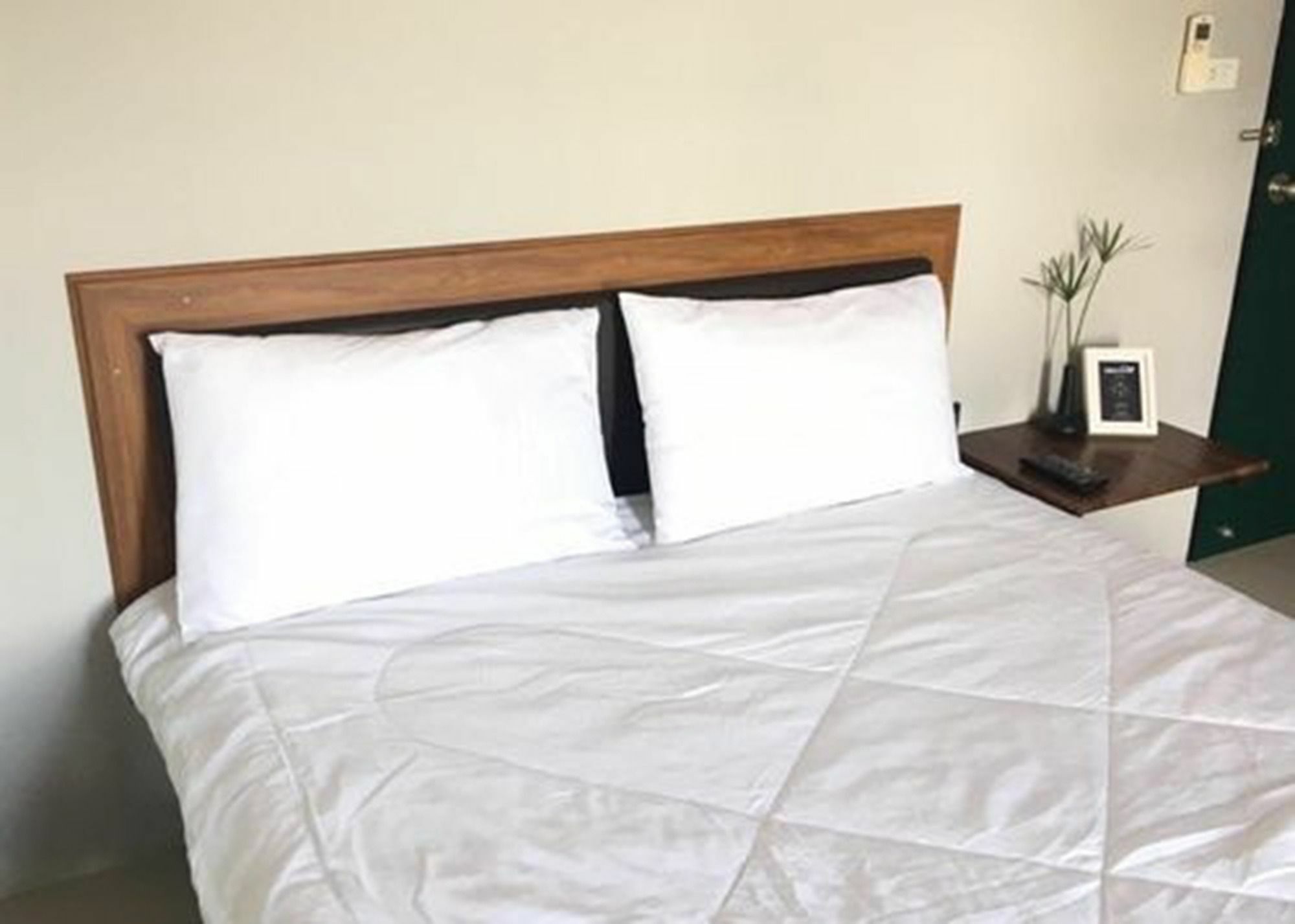 The Room Apartment 素叻他尼 外观 照片