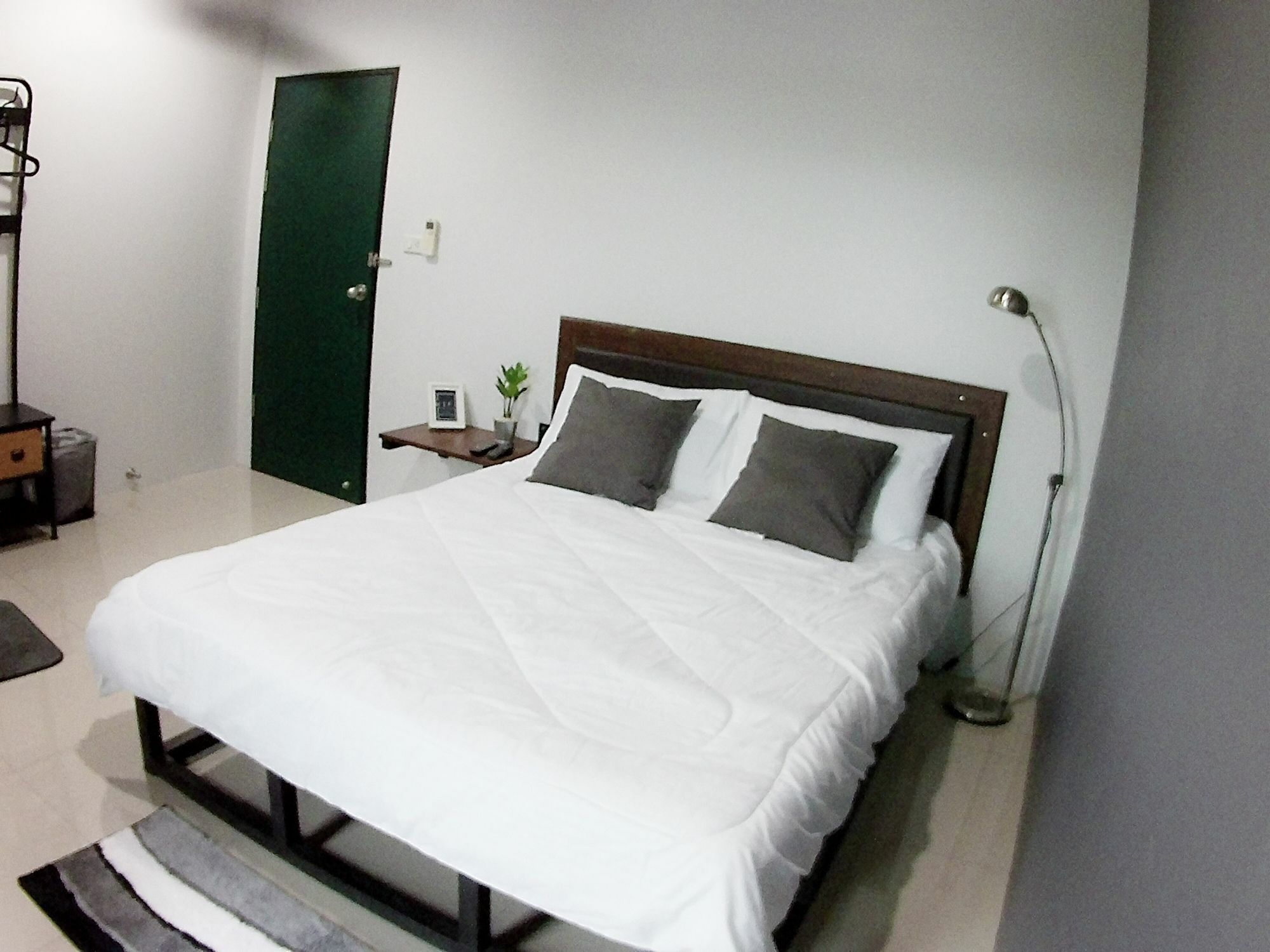 The Room Apartment 素叻他尼 外观 照片
