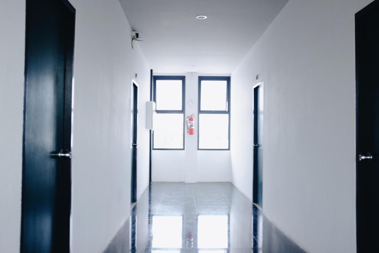 The Room Apartment 素叻他尼 外观 照片